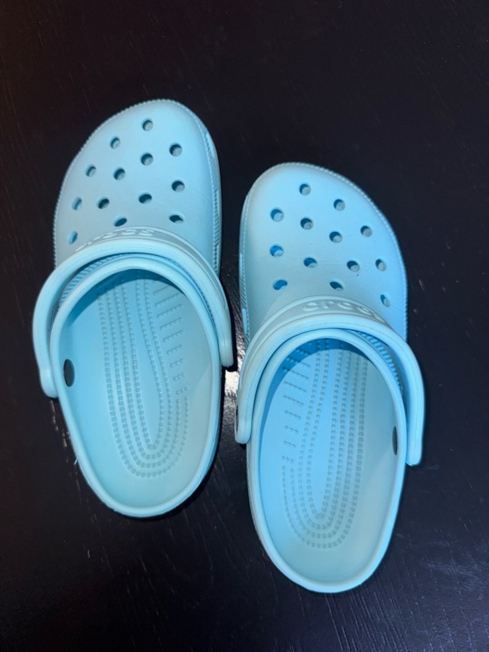 Crocs Classic Clog unisex, women’s size: 7 = men’s size: 5 in light blue
